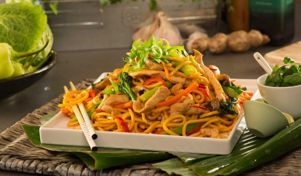 R2-22-Stir-fry-chicken-with-Hokkien-noodles.RIGHT_-1090x613.png